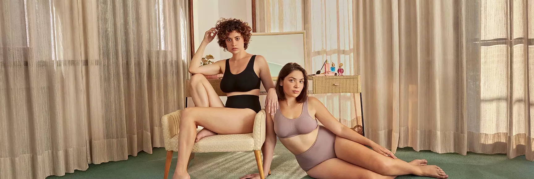 Two women model Pompea’s new seamless bras and panties made with LYCRA® ADAPTIV fiber for a comfortable, second-skin fit.