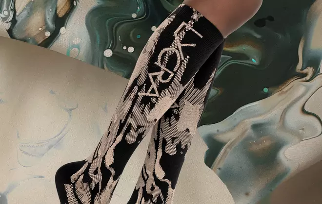These luxurious marble knee-high socks generate gentle warmth while delivering energizing compression to revitalize tired legs